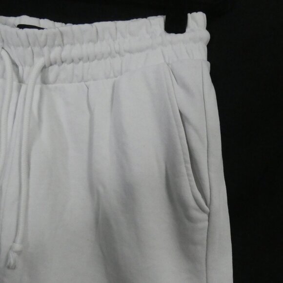 H&M - Regular Fit | medium | White Sweat Shorts - Picture 5 of 14